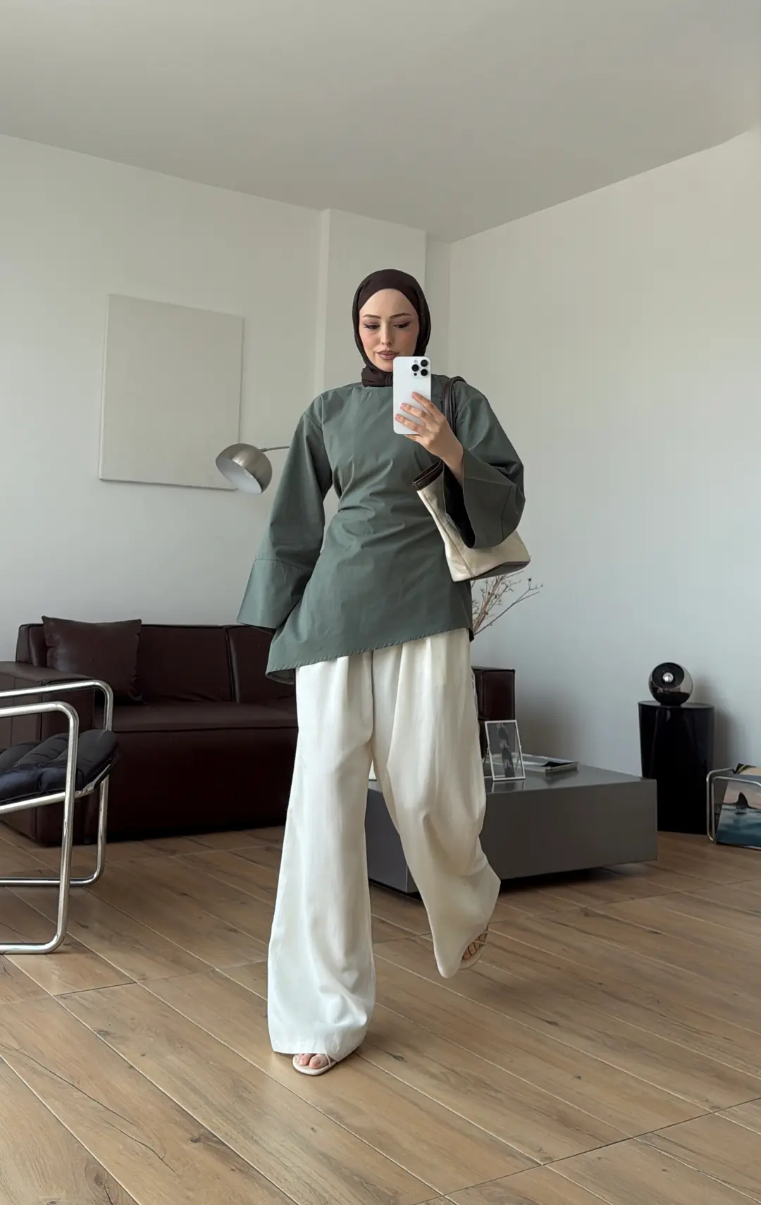 Ela Poplin Kalın Manşetli Bluz Ada Cayı
