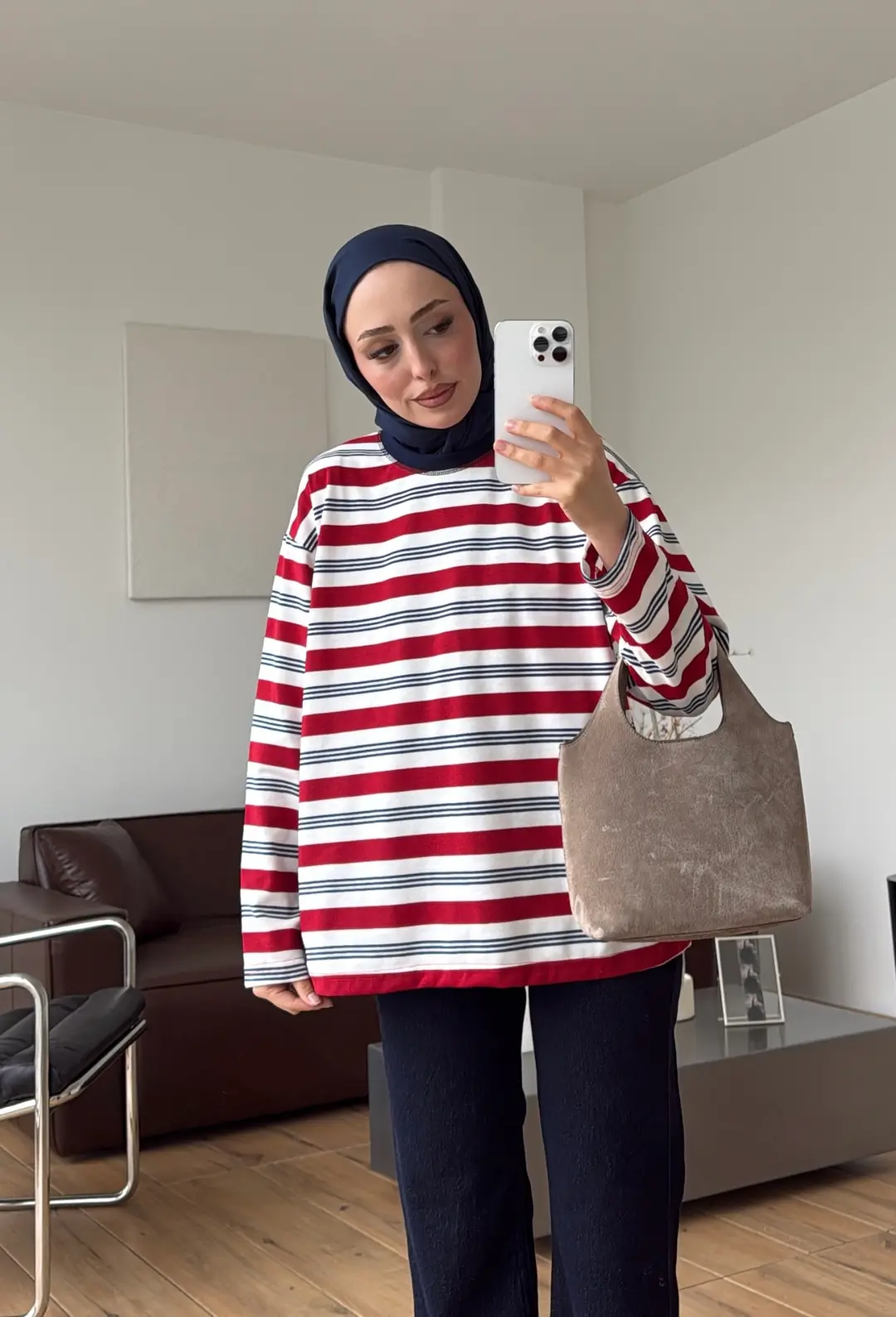 Yakası Dikiş Detay Çizgili Sweat Kırmızı