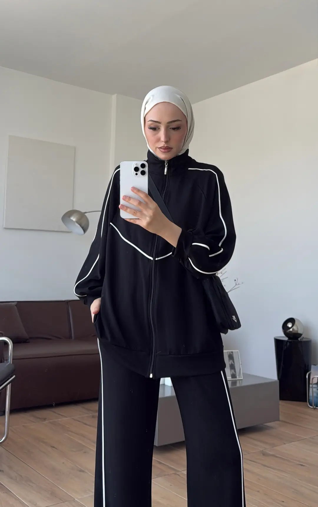 Garni Biyeli Takım Siyah