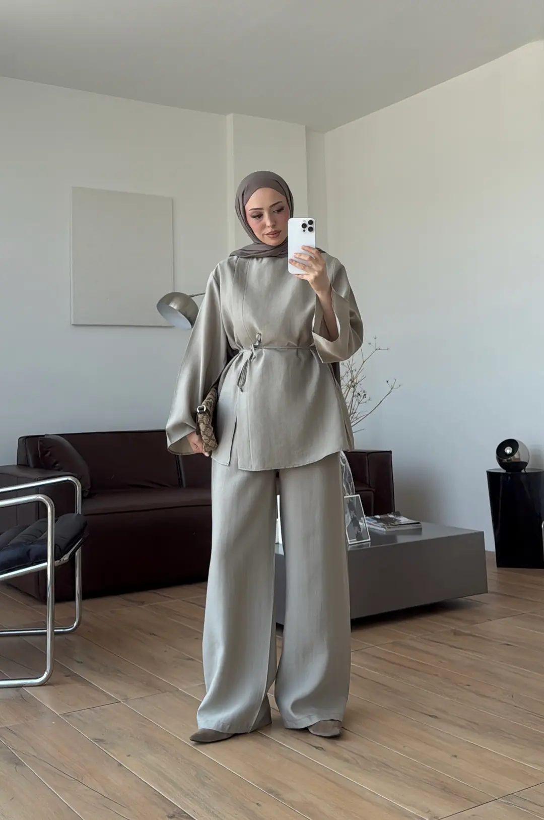 Bluzlu Yırtmaçlı Takım Vizon 