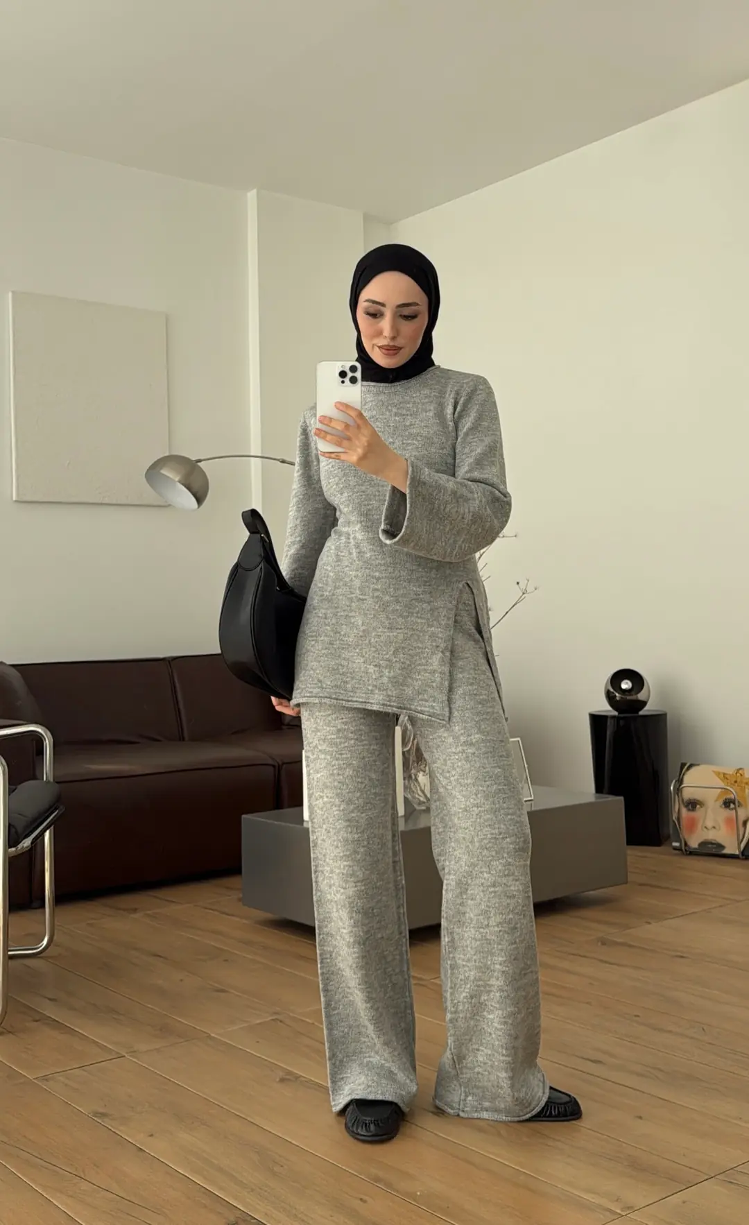 Önü Yırtmaçlı Triko Takım Gri