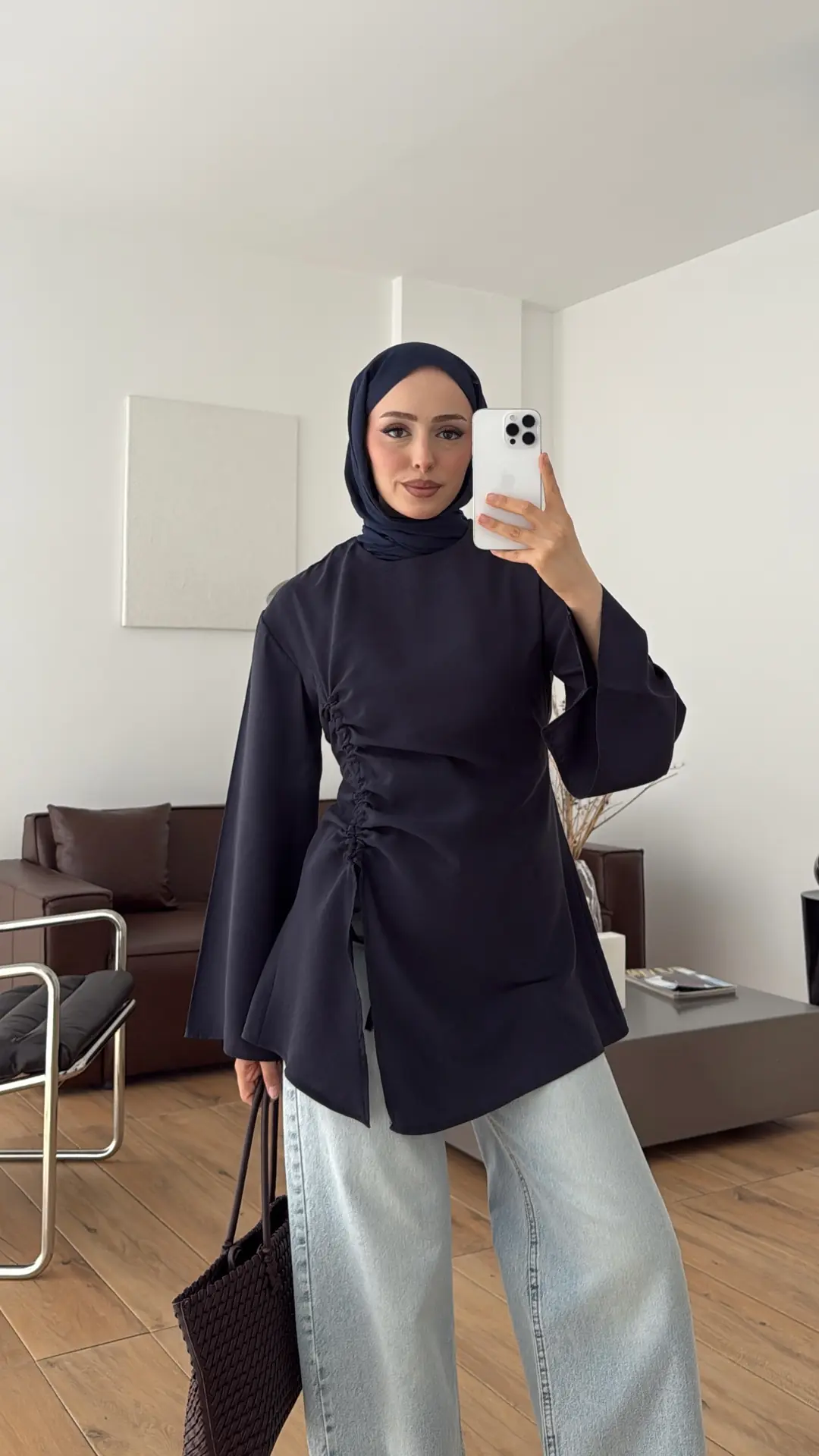 Yandan Büzgülü Yırtmaç Detay Bluz Lacivert