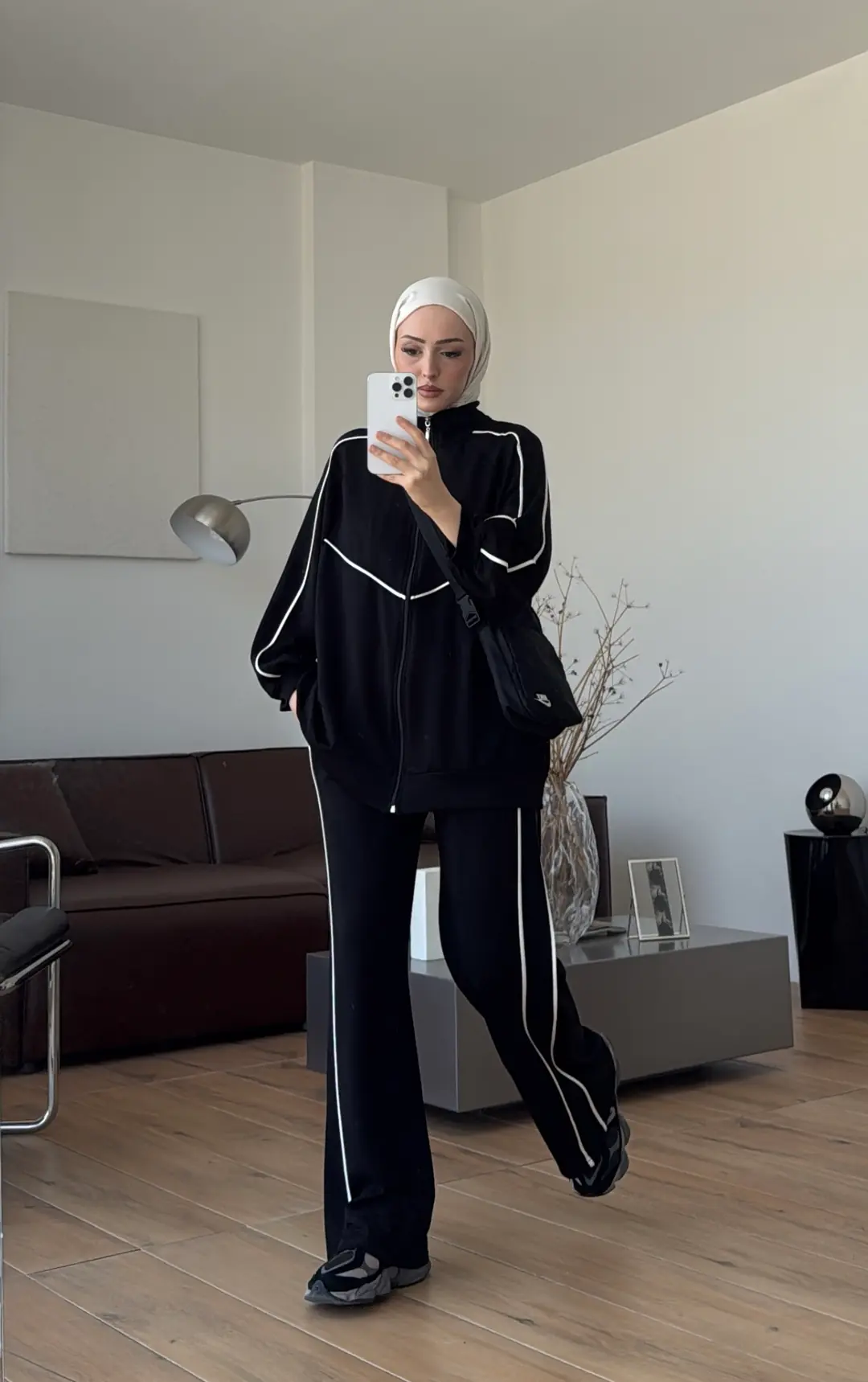 Garni Biyeli Takım Siyah