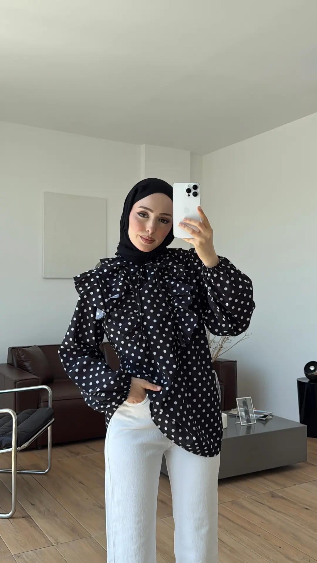 Kolları Lastikli Puantiyeli Gömlek Siyah