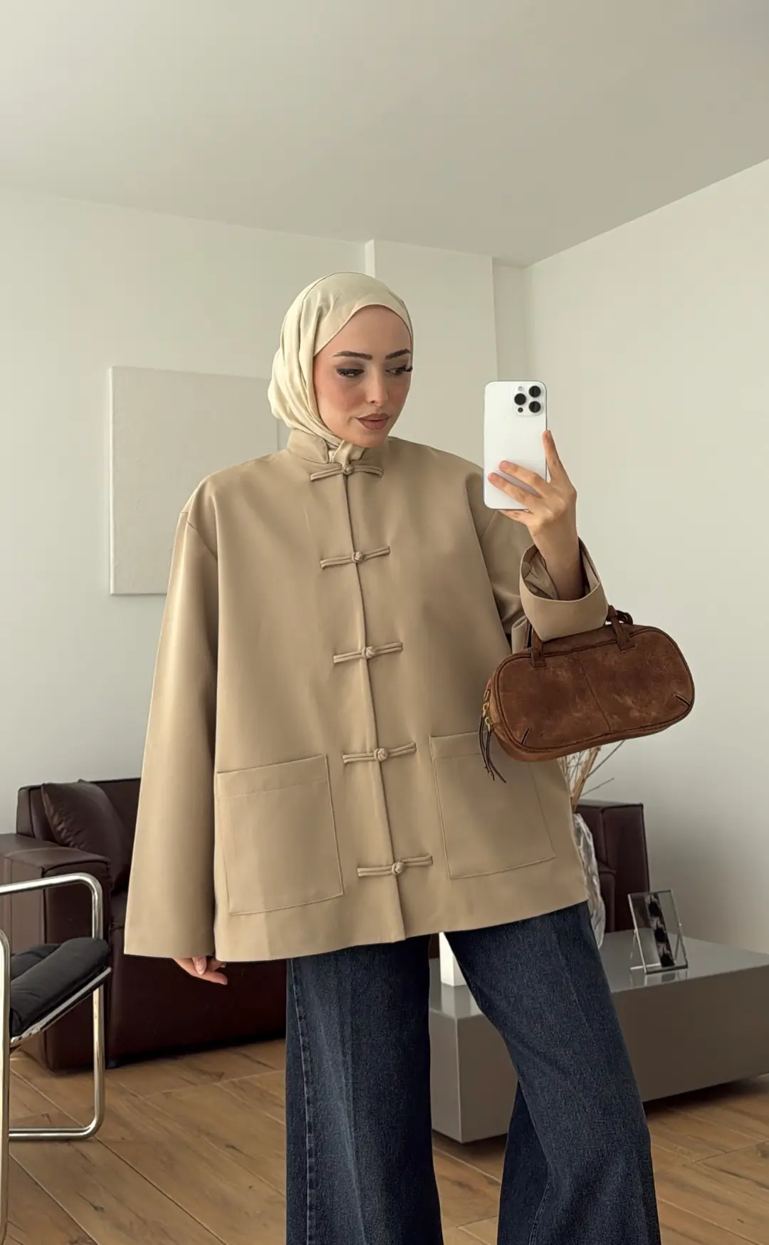 Süslü Düğmeli Krep Ceket Bej