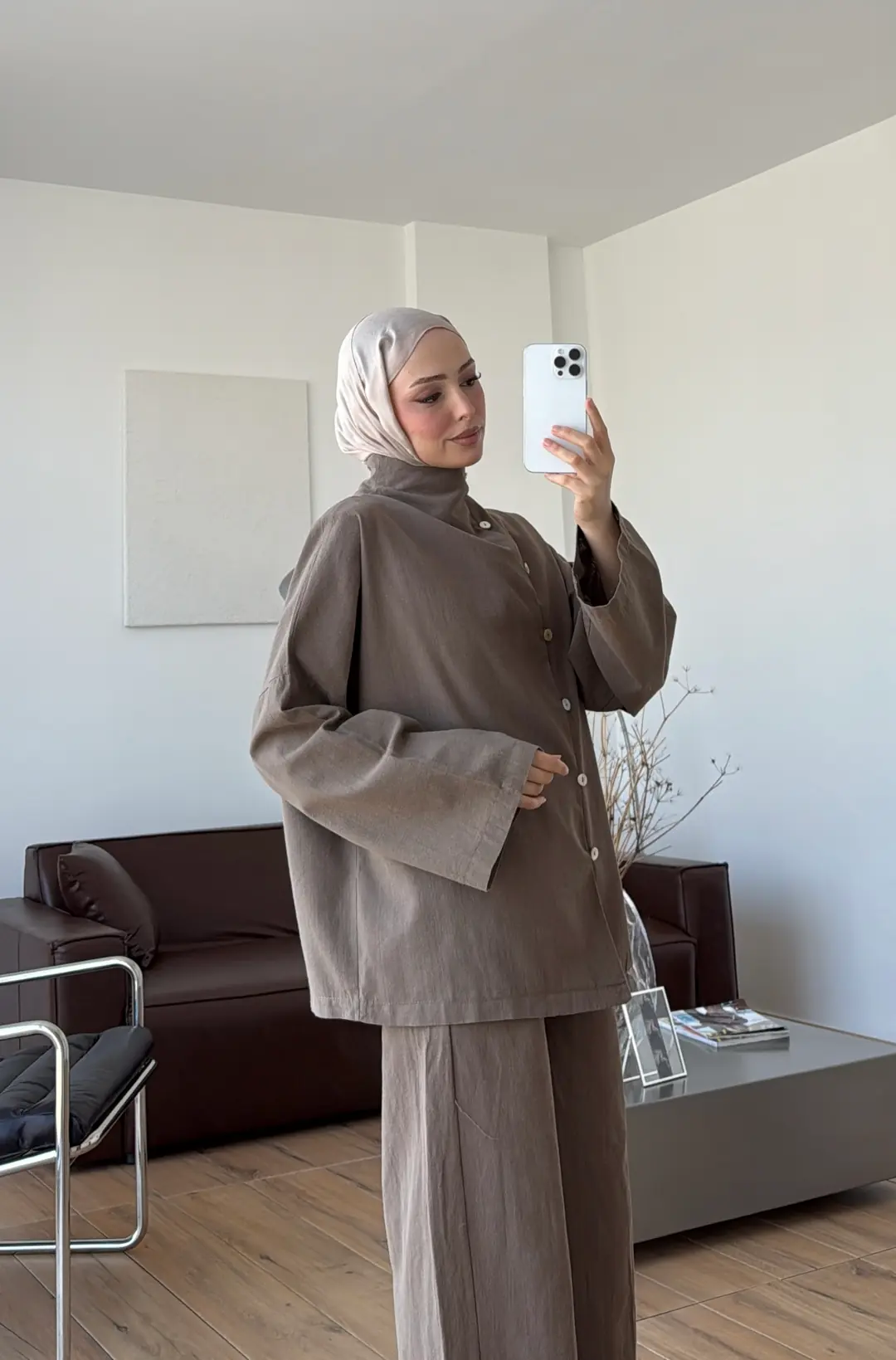 Dik Yaka Keten Takım Kahve