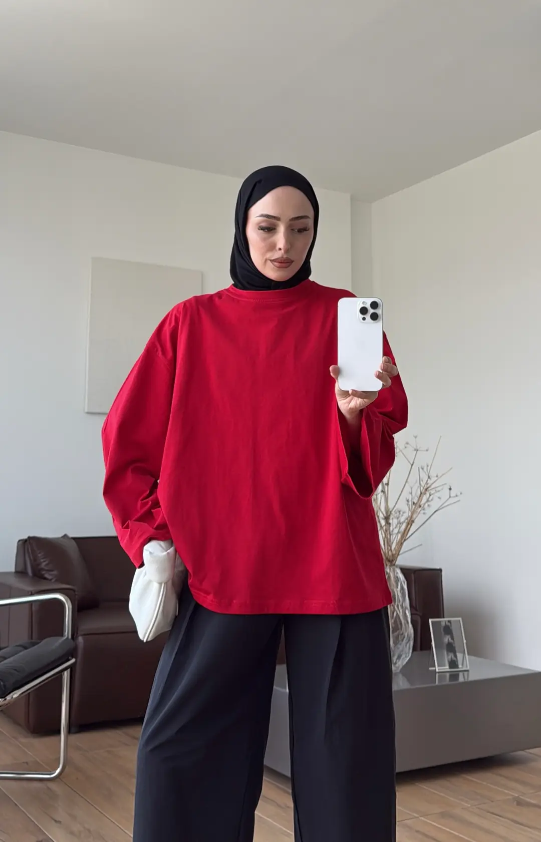 Bisiklet Yaka Düşük Omuzlu Tişört Kırmızı