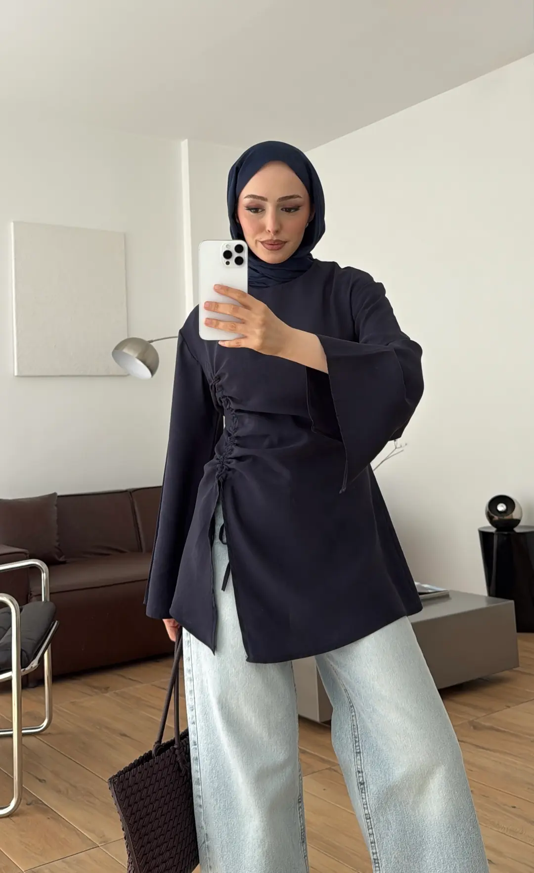 Yandan Büzgülü Yırtmaç Detay Bluz Lacivert