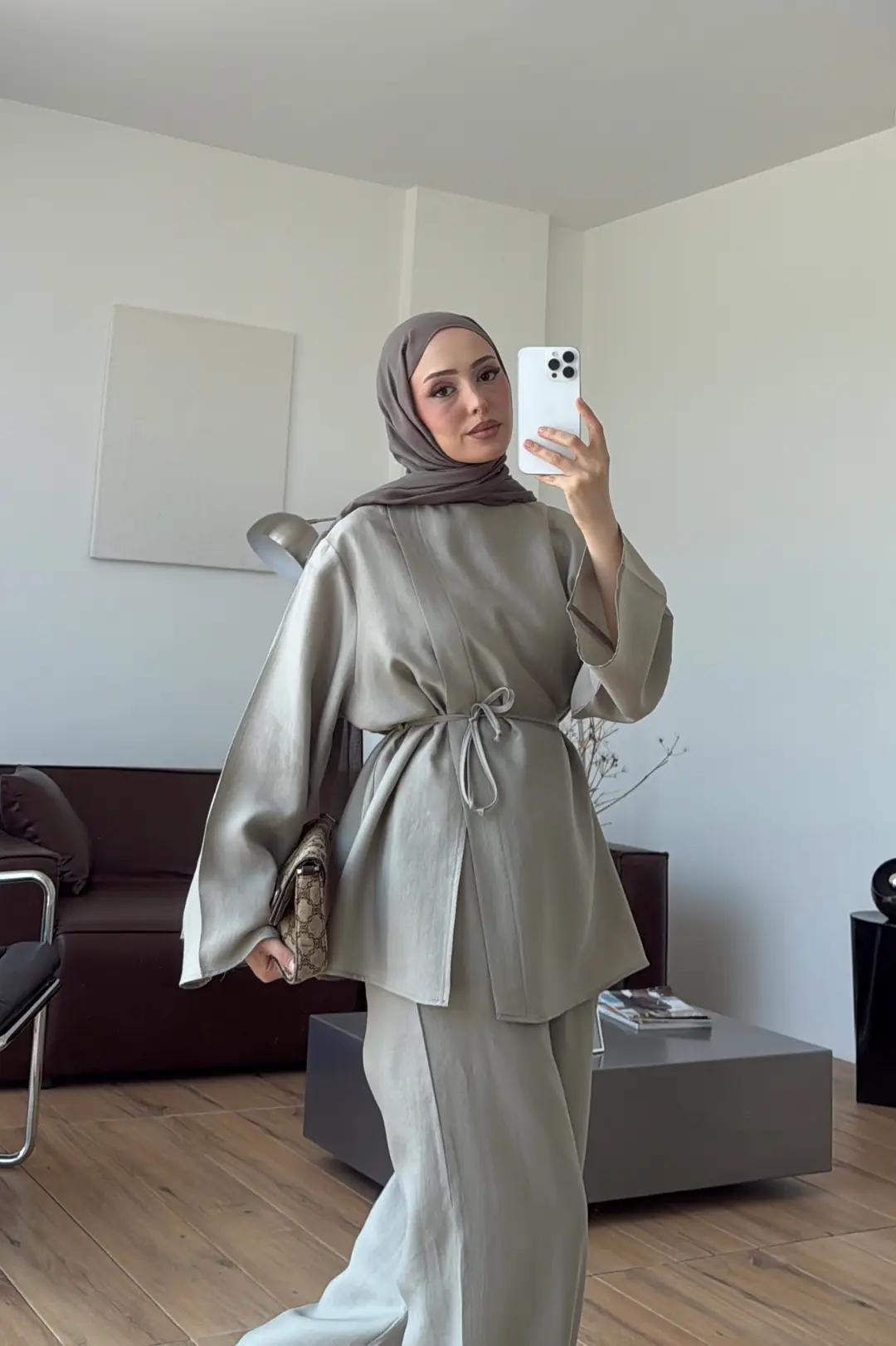 Bluzlu Yırtmaçlı Takım Vizon 