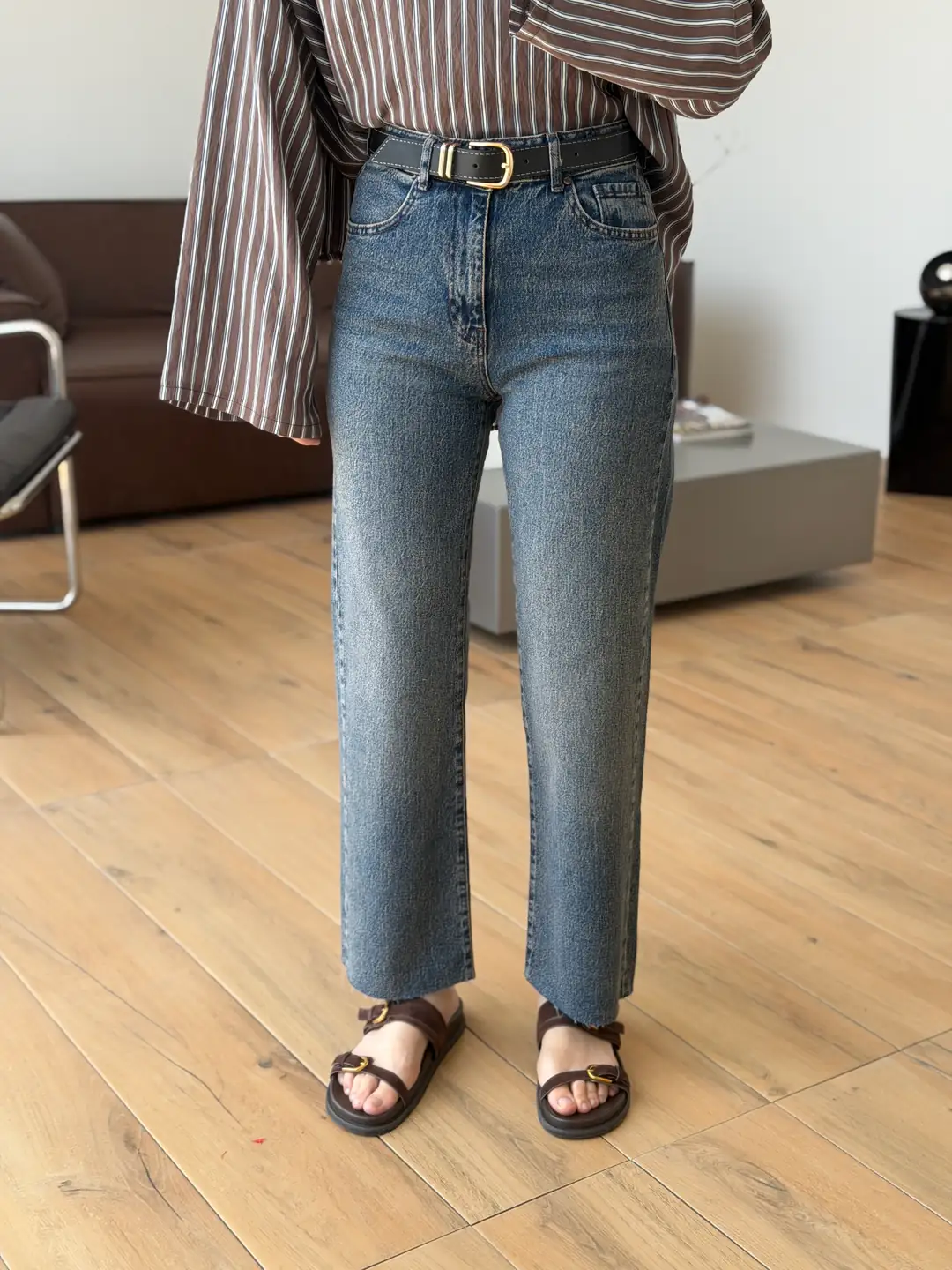 Premium Paçası Kesik Kemerli Jean 102