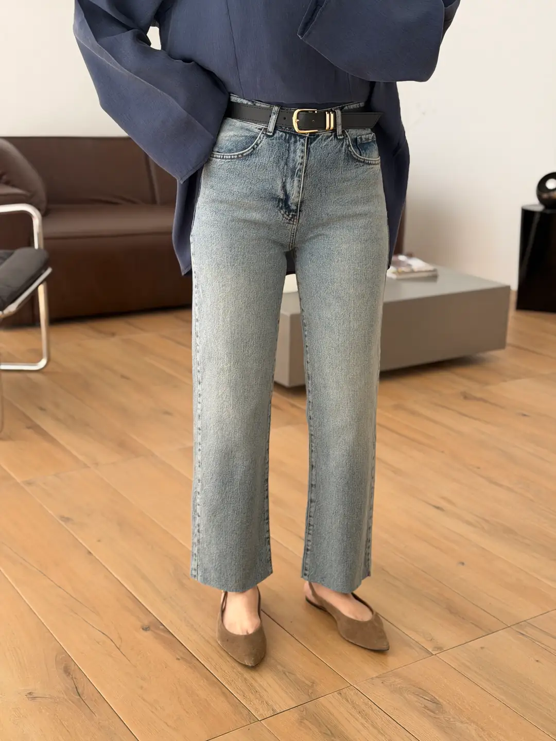 Premium Paçası Kesik Kemerli Jean 046