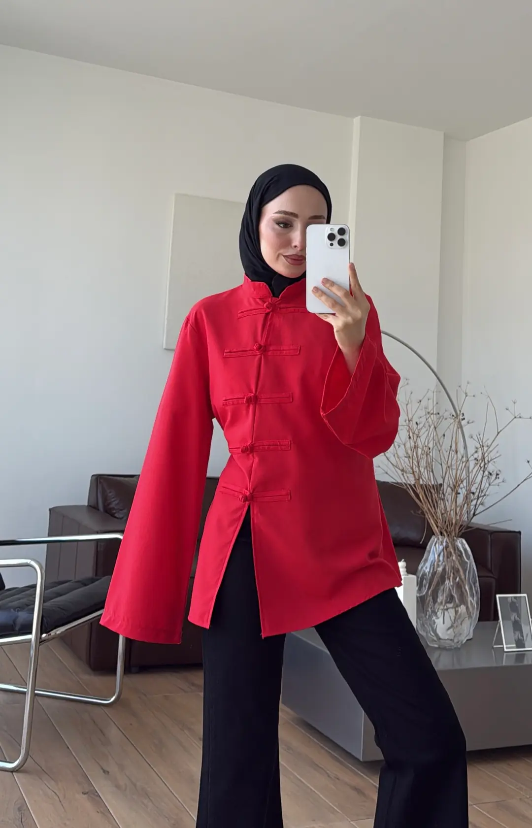  Tok Kumaş Süslü Düğmeli Bluz Kırmızı