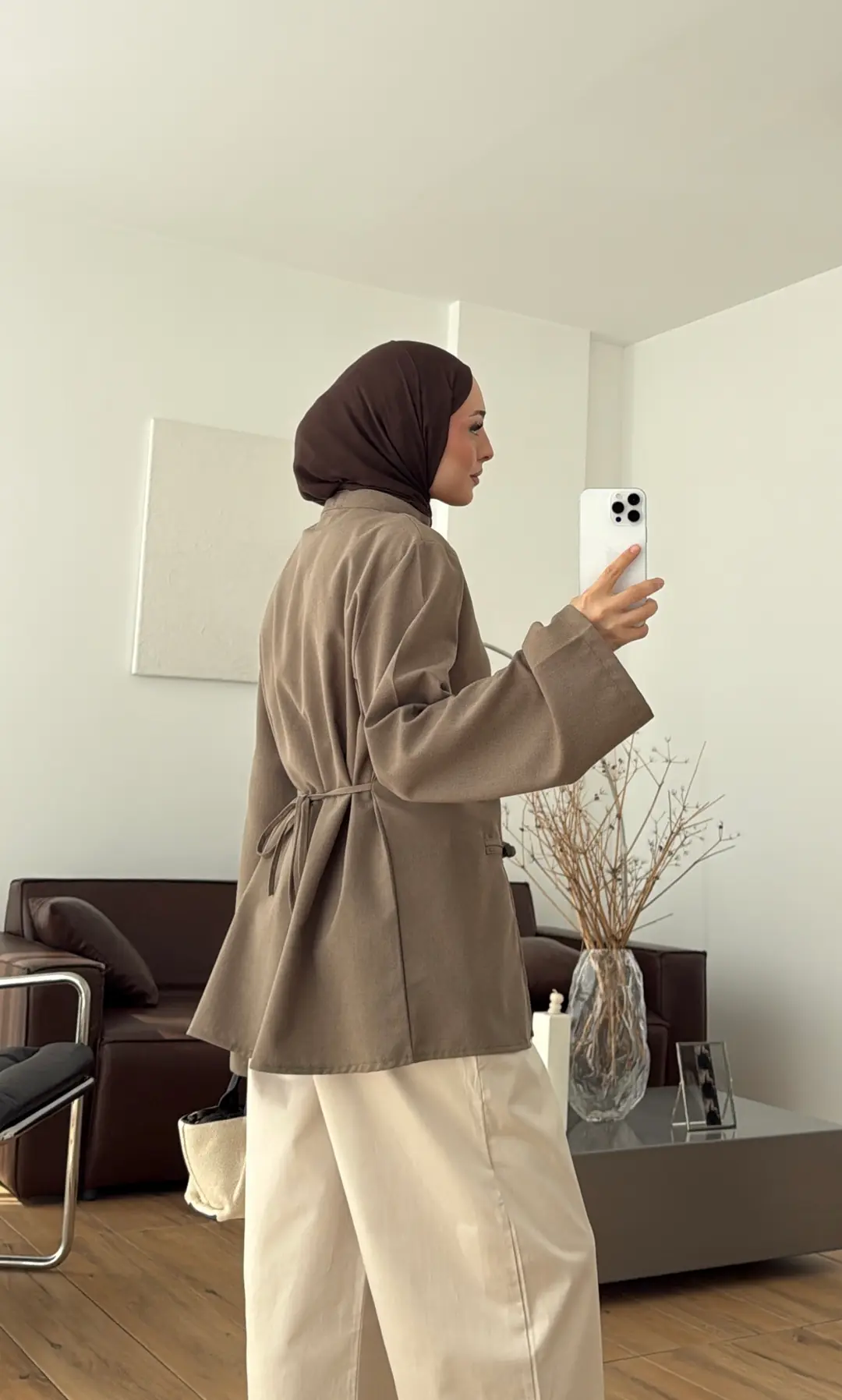  Tok Kumaş Süslü Düğmeli Bluz Vizon