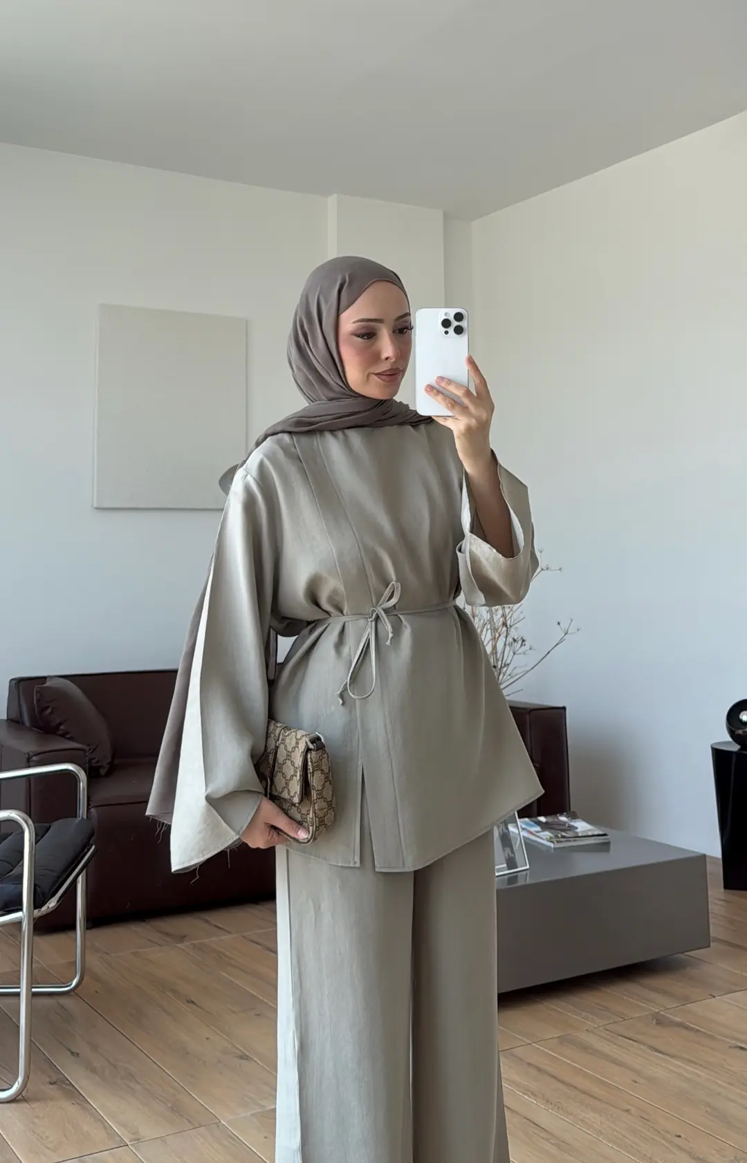 Bluzlu Yırtmaçlı Takım Vizon 