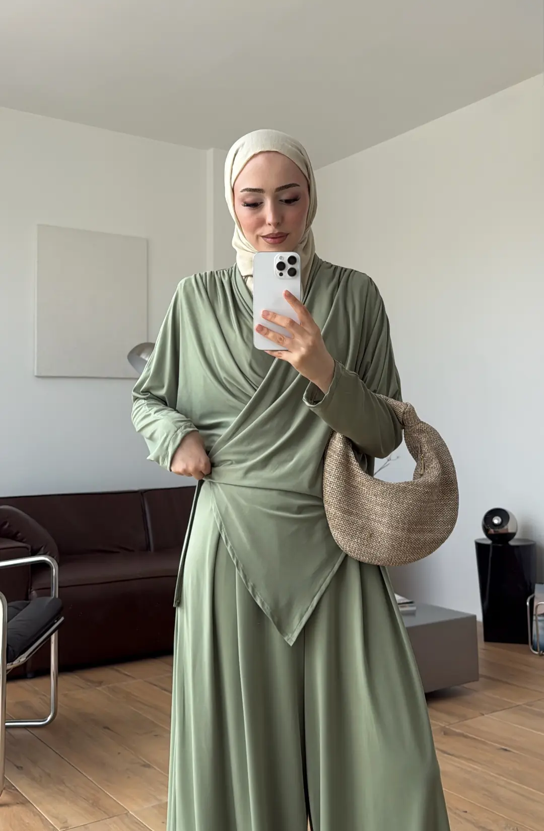 Lal Bluzlu Takım Ada Çayı