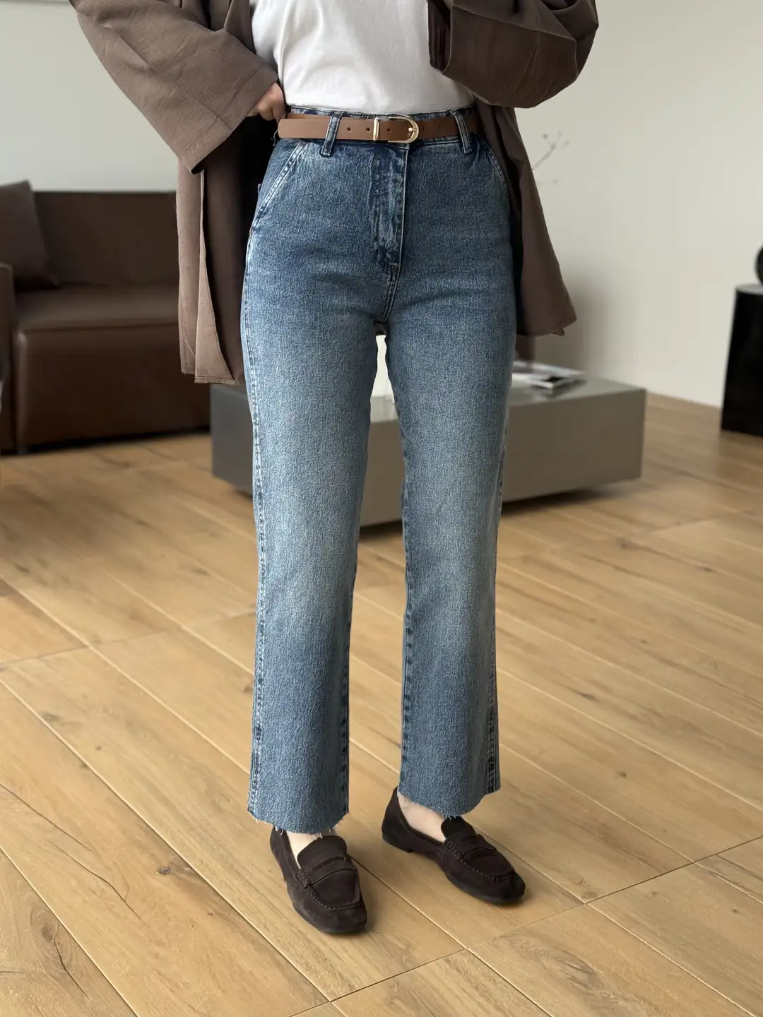 Premium Paçası Kesik Kemerli Jean 173