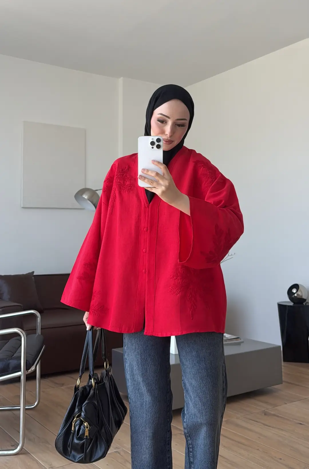 Nakışlı V Yaka Gömlek Kırmızı