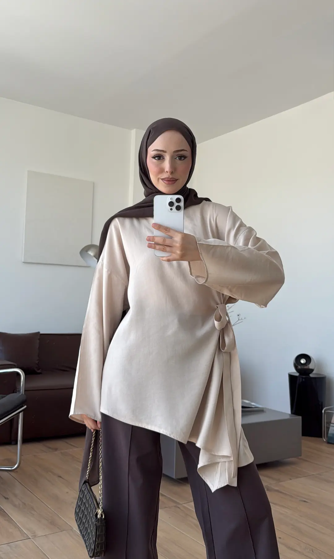 Yandan Bağlamalı Asimetri Bluz Krem